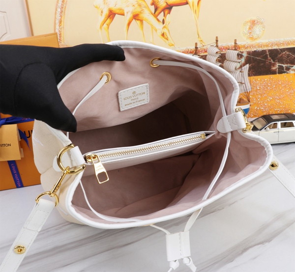 ルイヴィトンバッグ着用イメージ